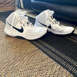 Nike basketball sneaker shoes